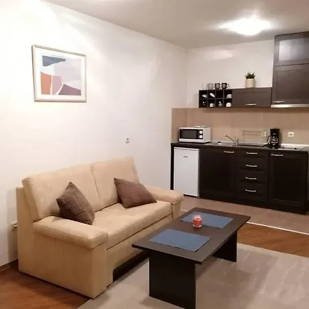 Sunny - Few Steps From Gondola דירה